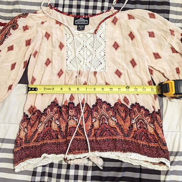 Cold Shoulder Angie Blouse - Picture 5 of 6